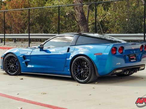 Used 2010 Chevrolet Corvette ZR1 w/ Preferred Equipment Group RWD image 3