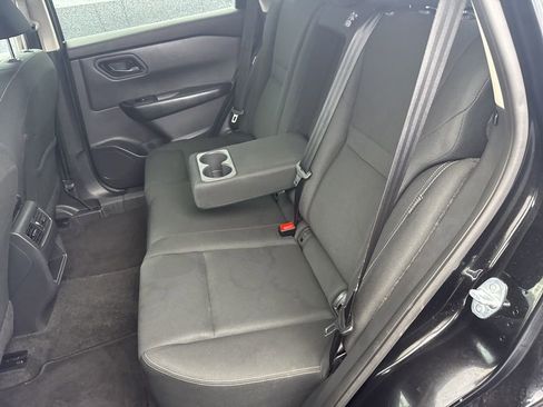 Used 2024 Nissan Rogue S image 33