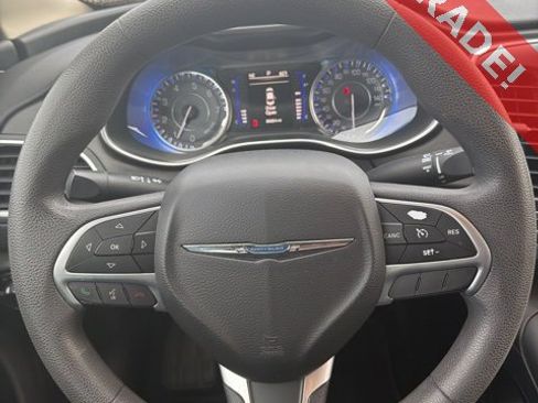 Used 2015 Chrysler 200 Limited image 7