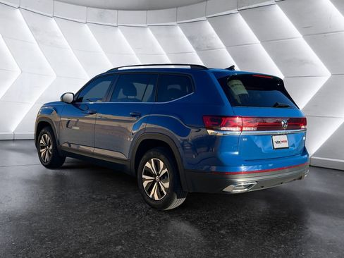 Used 2025 Volkswagen Atlas SE image 6