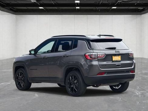 Certified 2023 Jeep Compass Latitude w/ Convenience Group AWD/4WD image 3