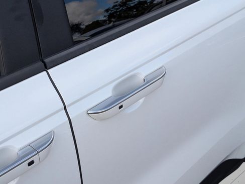 Certified 2024 Kia Carnival LX image 17