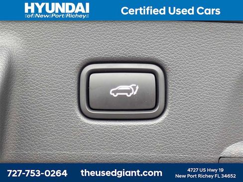 Used 2024 Hyundai Palisade SEL w/ Premium Package image 13