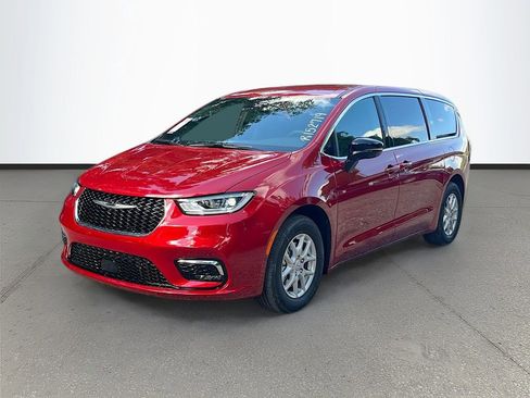 New 2026 Chrysler Pacifica Select image 3