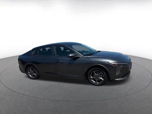 Used 2025 Kia K4 FWD image 2