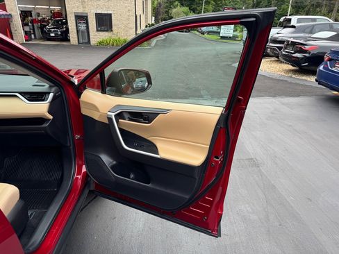 Used 2023 Toyota RAV4 LE image 9