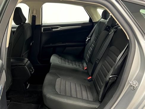 Used 2020 Ford Fusion SE FWD image 32