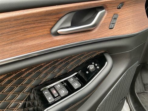 Used 2023 Jeep Grand Cherokee Summit image 32