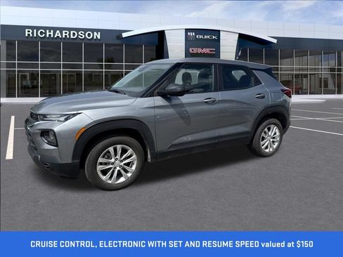 Used 2023 Chevrolet TrailBlazer LS AWD/4WD image 2