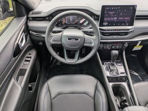 New 2026 Jeep Compass Latitude image 14