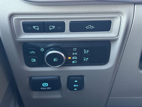 Used 2024 Ford F150 Platinum w/ Equipment Group 703A Plus AWD/4WD image 33
