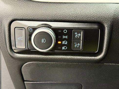 Used 2022 Ford Explorer XLT w/ Equipment Group 202A image 35