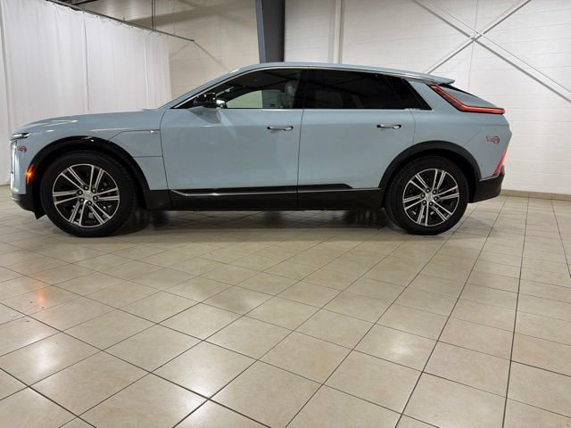 Used 2024 Cadillac Lyriq Luxury RWD image 3