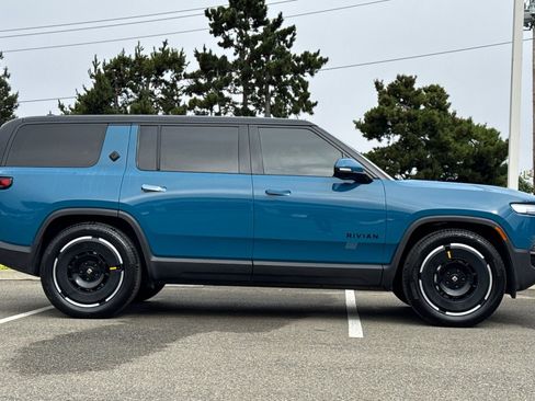 Used 2025 Rivian R1S Adventure AWD/4WD image 7
