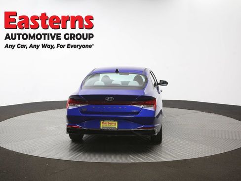 Used 2023 Hyundai Elantra Limited w/ Preferred Accessory Package FWD image 39
