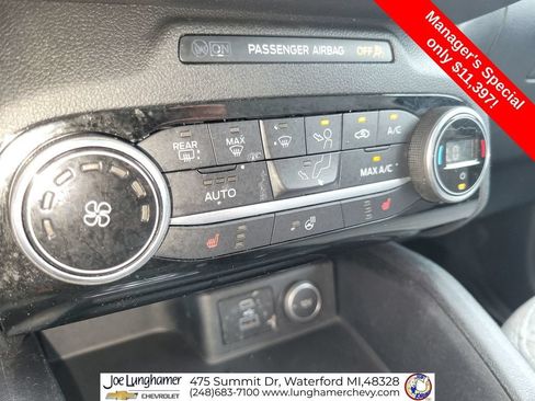 Used 2021 Ford Escape SE w/ Cold Weather Package FWD image 12