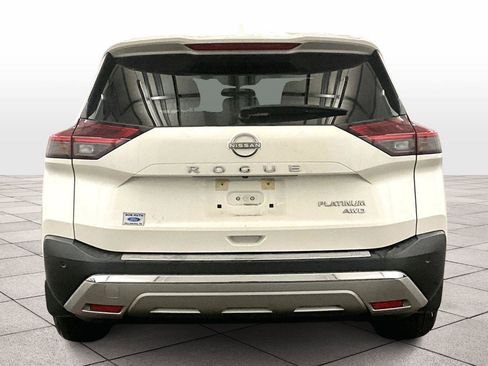 Used 2023 Nissan Rogue Platinum image 4