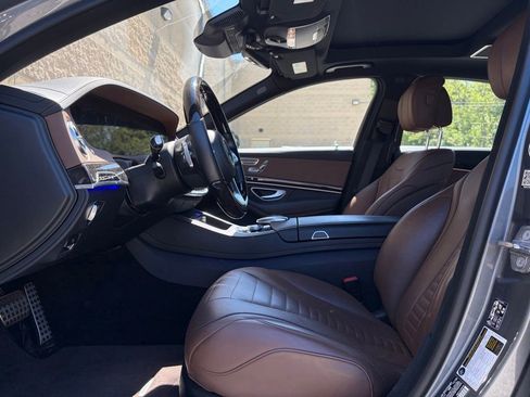 Used 2019 Mercedes-Benz S 560 4MATIC Sedan image 11