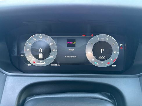 New 2026 Land Rover Range Rover Velar Dynamic SE image 31