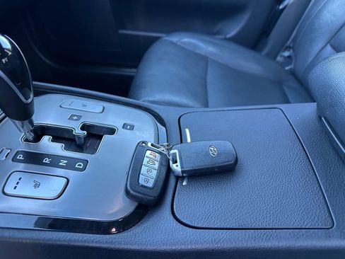 Used 2012 Hyundai Genesis 3.8 image 19