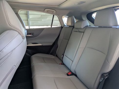Used 2024 Toyota Venza Limited image 17