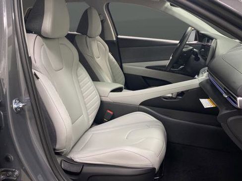 New 2026 Hyundai Elantra Limited image 24