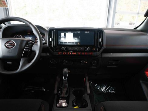 Used 2025 Nissan Frontier PRO-4X AWD/4WD image 20
