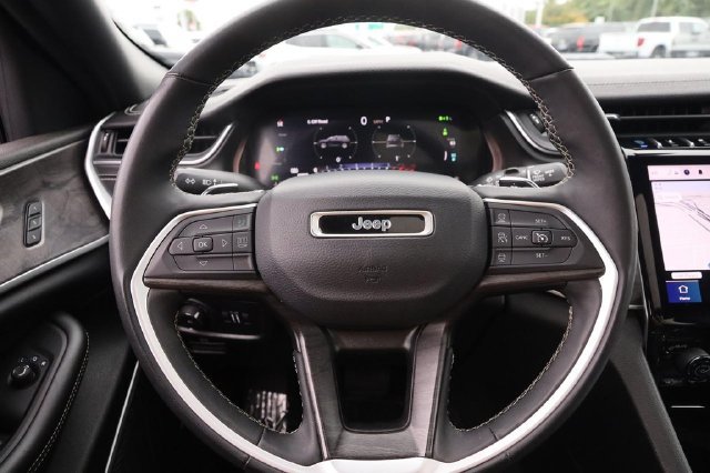 Used 2024 Jeep Grand Cherokee Limited 4xe AWD/4WD image 12