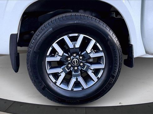 Used 2024 Nissan Frontier SL w/ Technology Package image 34