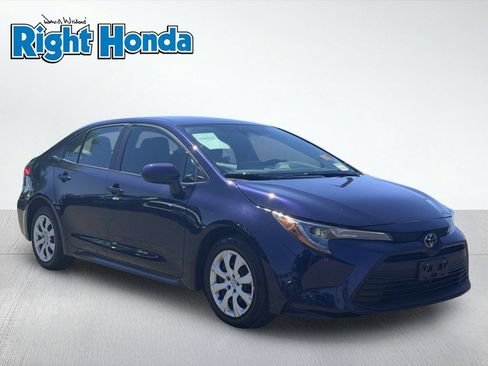Used 2024 Toyota Corolla LE FWD image 9