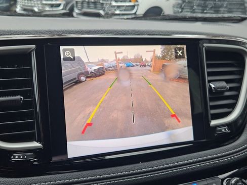 New 2026 Chrysler Pacifica Select FWD image 32