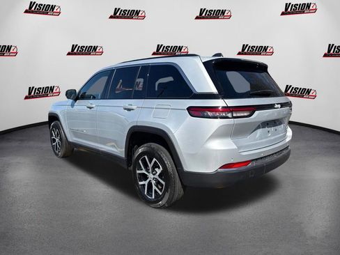 Used 2024 Jeep Grand Cherokee Limited RWD image 7
