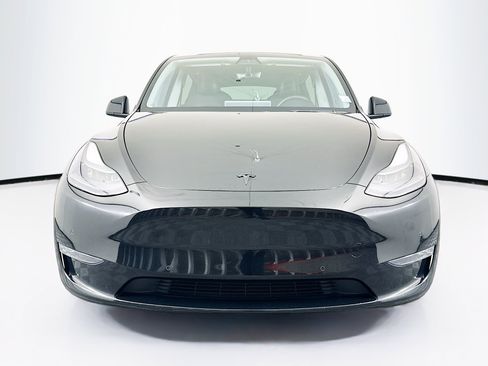 Used 2021 Tesla Model Y Performance image 2