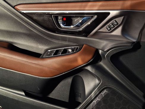 Used 2022 Subaru Outback Touring w/ Popular Package #2 image 10