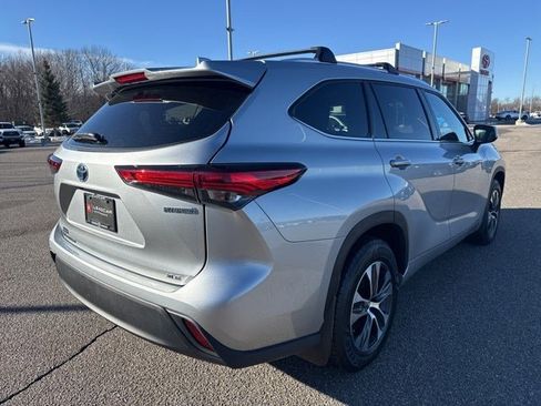 Certified 2022 Toyota Highlander XLE image 11