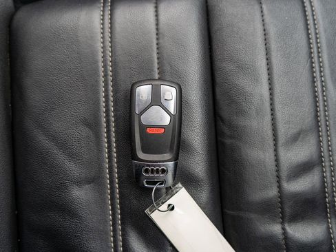 Used 2023 Audi Q5 2.0T Premium w/ Convenience Package image 33