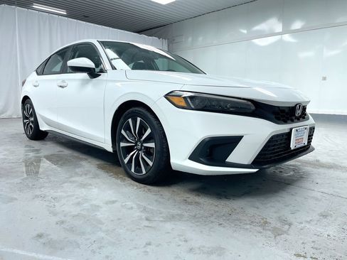 Used 2024 Honda Civic EX-L image 1