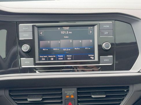 Used 2020 Volkswagen Jetta SE image 31