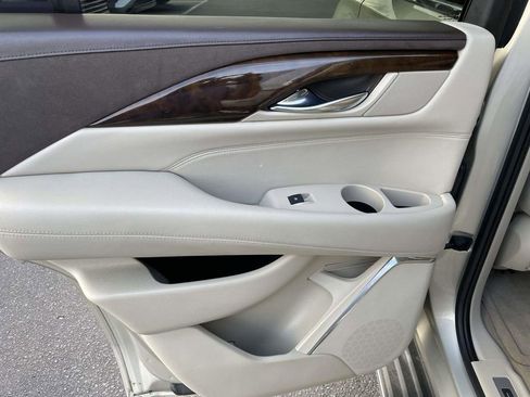 Used 2016 Cadillac Escalade Premium image 18