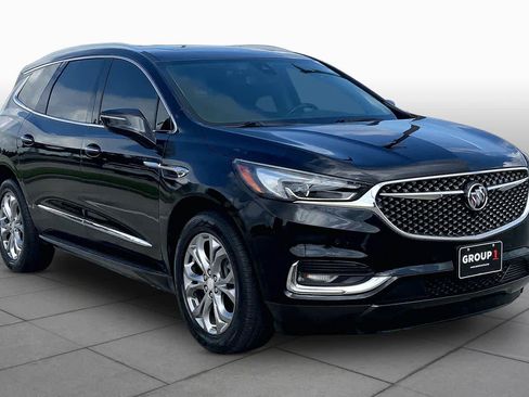 Used 2018 Buick Enclave Avenir w/ Avenir Technology Package FWD image 3