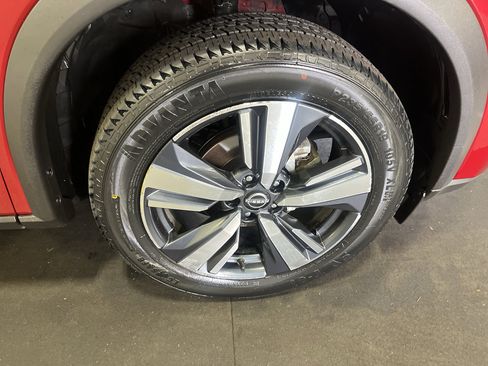 Used 2023 Nissan Rogue SL w/ SL Premium Package AWD/4WD image 18