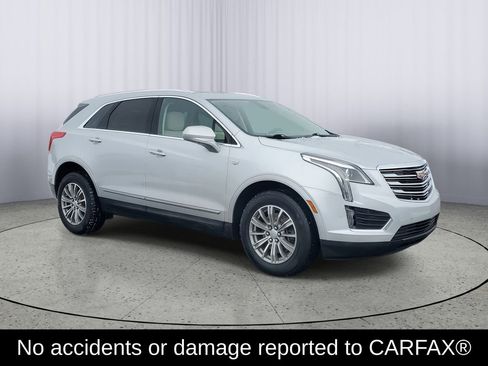 Used 2018 Cadillac XT5 Luxury w/ Driver Awareness Package image 2