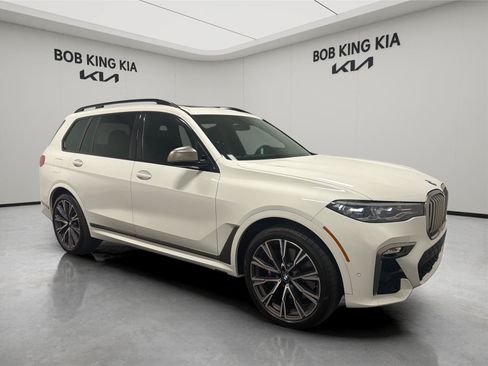 Used 2021 BMW X7 M50i w/ Executive Package AWD/4WD image 7
