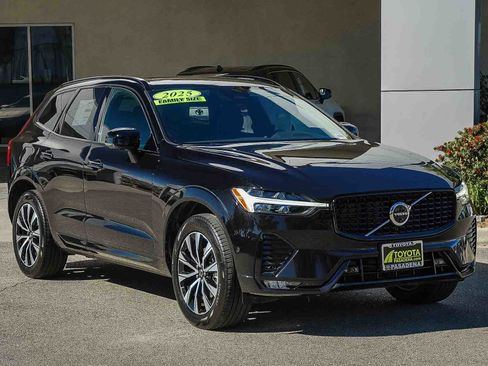 Used 2025 Volvo XC60 B5 Plus image 3