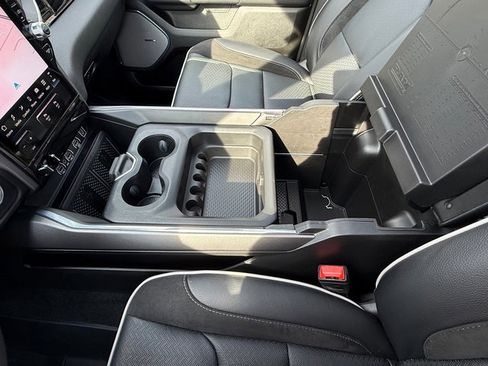 Used 2025 RAM 1500 Laramie image 36