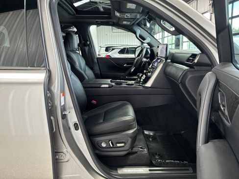 Used 2024 Lexus LX 600 4WD w/ Appearance Package image 12