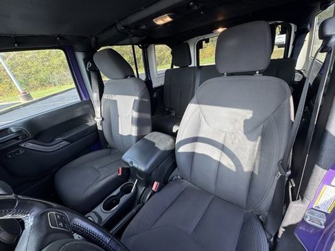 Used 2018 Jeep Wrangler Unlimited Sport S image 10