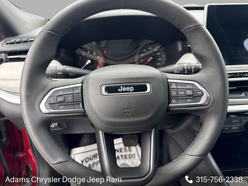 Used 2025 Jeep Compass Limited AWD/4WD image 16