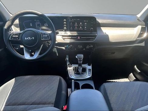 Certified 2026 Kia Seltos LX FWD image 7