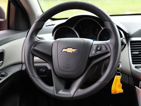 Used 2015 Chevrolet Cruze L FWD image 26